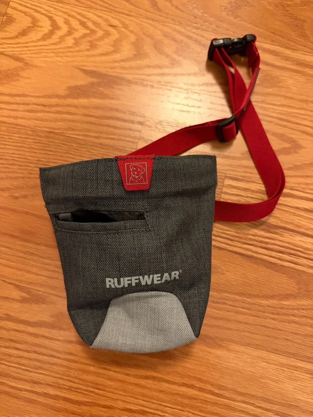 NWOT Ruffwear Gray Treat Bag Waist Pack with Red Strap